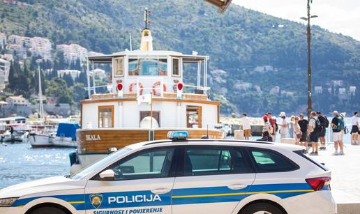 FOTO INTENZIVNA POTRAGA Evo gdje tra&zcaron;e nestalog ronioca kod Lokruma: 'Digli smo i dronove'
