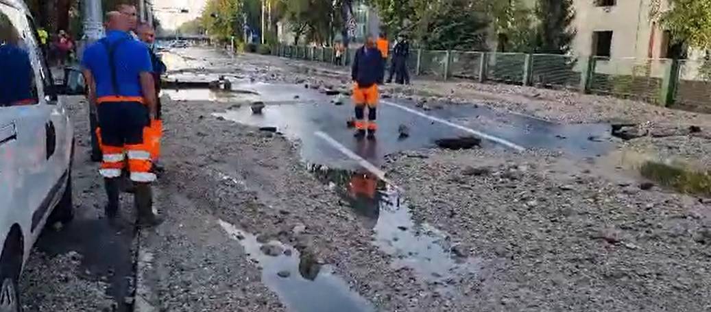 VIDEO Ovako je počela poplava na Trešnjevci: 'Čuo sam prasak, voda je šikljala 4 metra u zrak!'