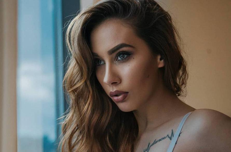Sarah Seifert je u novom twerk videu raširila noge i lupnula se po intimnom dijelu: 'Ti si top!'