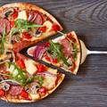 Recept za prvu pizzu nastao je 1889. godine, a njeno rodno mjesto je bilo u Napulju