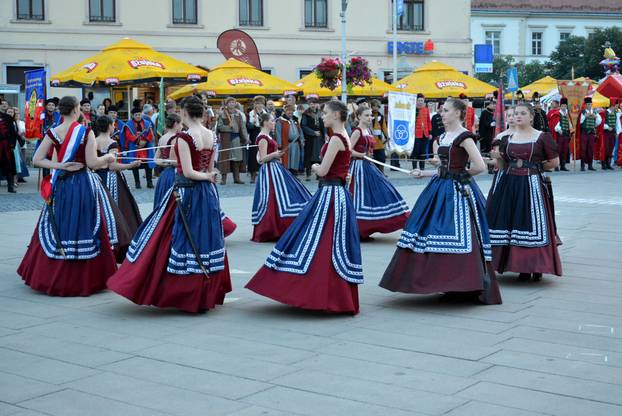 Križevci: Drugog dana Spraviš?a predstavljena Križeva?ka djevoja?ka straža