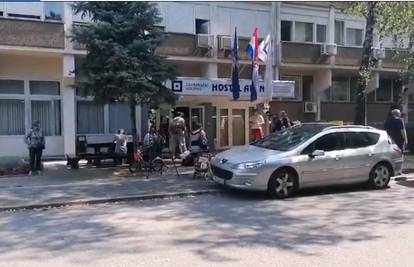 Novi privremeni dom: U Hostel Arena preselili su već 140 ljudi