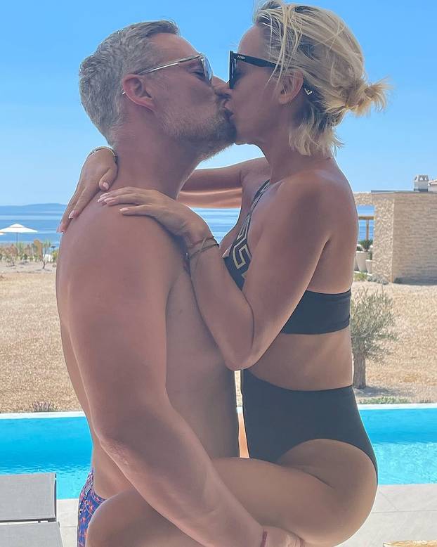 Svi Majini bikiniji i tangice: Sa Šimom uživala na jahti, i bivšeg Nenada zavela je na bazenu...