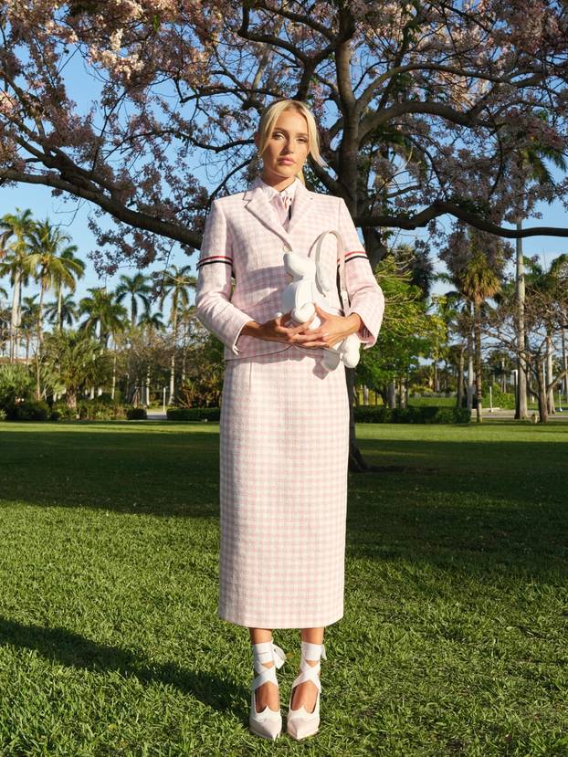 FOTO Zamamna plavuša plijeni pozornost gdje god se pojavi! Surađivala je i s Netflixom