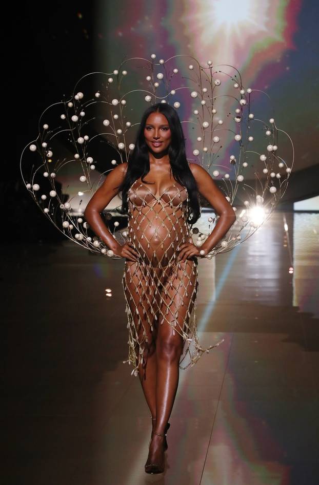 2025 Victoria's Secret Fashion Show - Runway Show, New York, USA - 15 Oct 2025