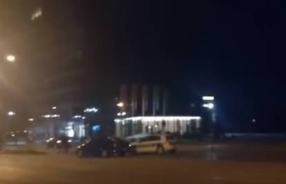 Ponoćni šok u Banja Luci: Uzeo zolju i pogodio poslovnu zgradu