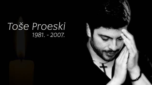 Prošlo je 13 godina bez slavuja:  Dino Petrić zapjevao Toši u čast