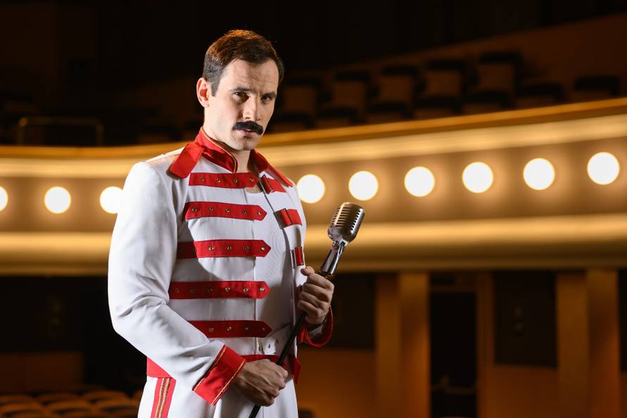 Zagreb: Glumac Fabijan Pavao Medvešek kao Freddie Mercury