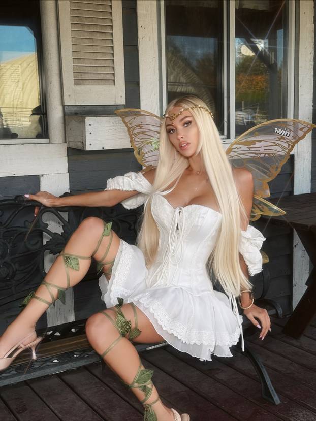 FOTO Ni ovoj jelki nije svejedno. Odbila Ronalda i pozirala gola