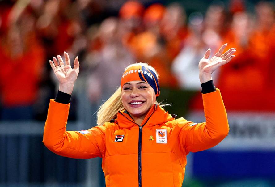 Speed Skating - Women's 500m Victory Ceremony