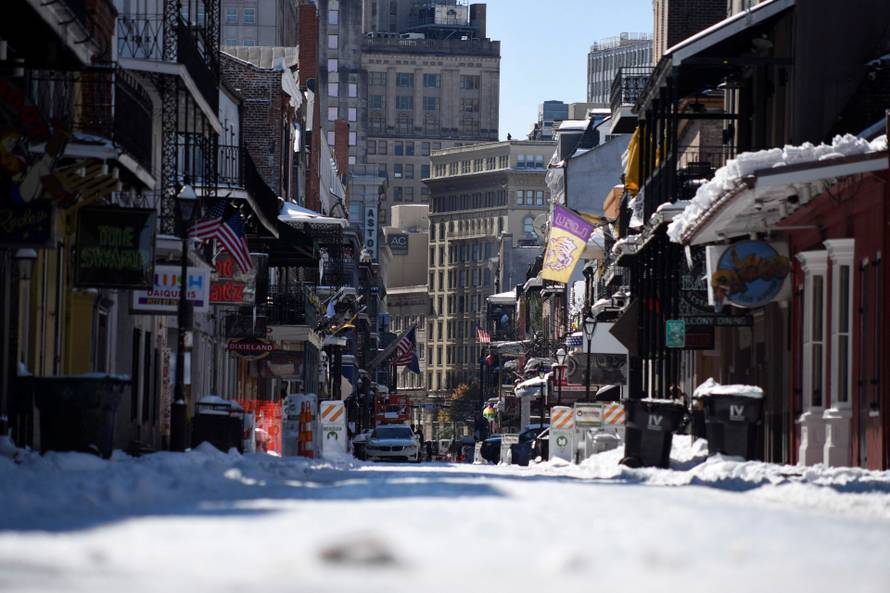 Rare winter snow storm churns across the U.S. Gulf Coast