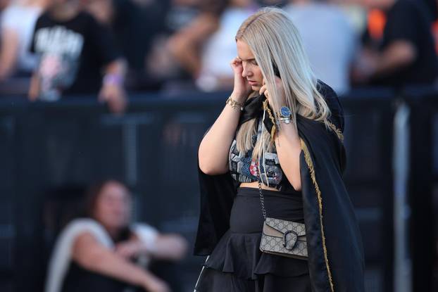 Sinj: Thompsonovi obožavatelji čekaju početak koncerta na hipodromu