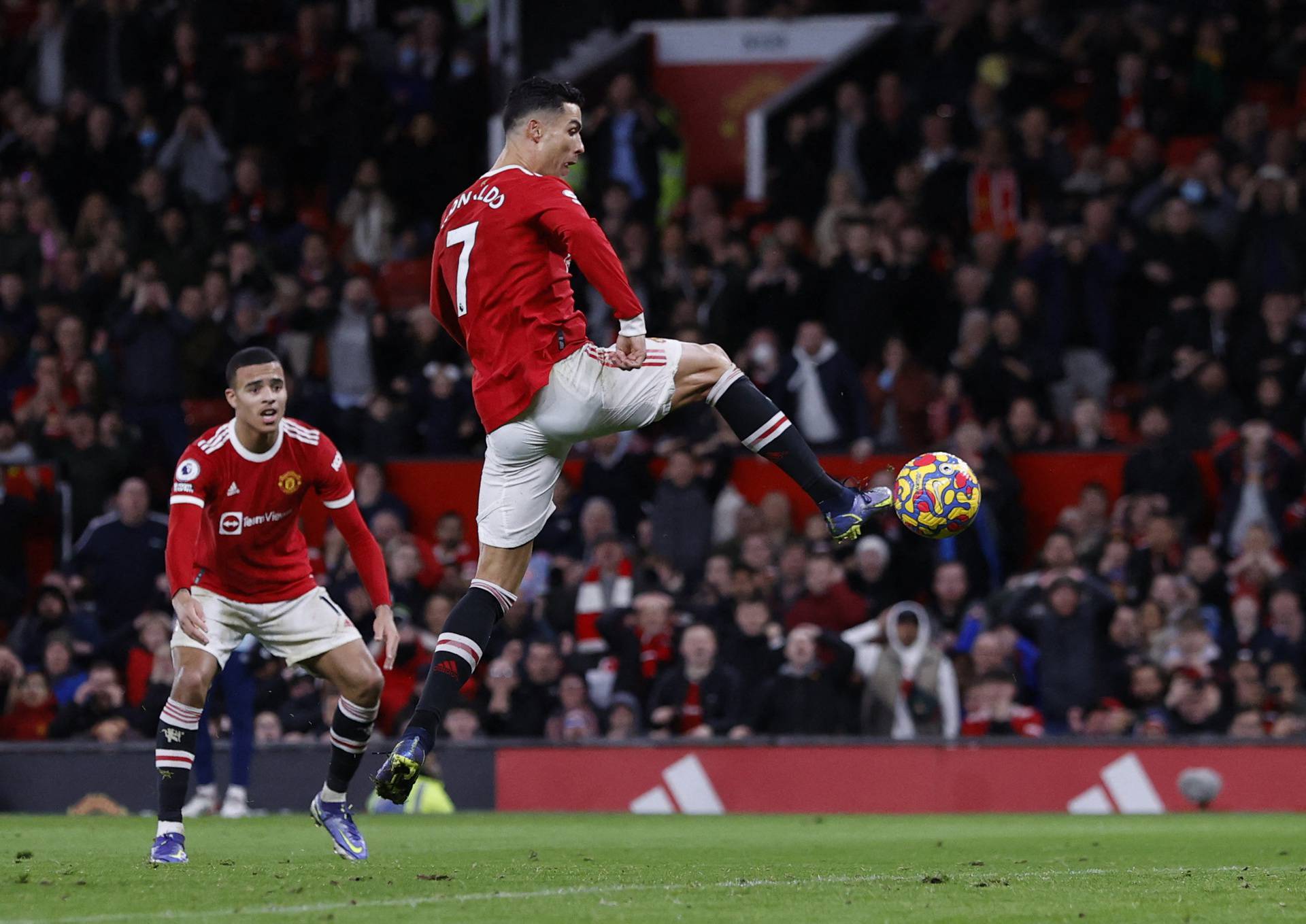 Premier League - Manchester United v Burnley