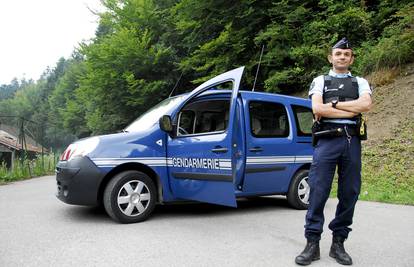Pronašli su mrtva tijela trojice muškaraca u autu na Korzici