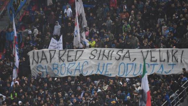 Navijači Intera dali su podršku Mihajloviću: Siniša, ne odustaj!