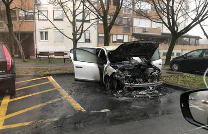 Novi požar na Vrbanima: Opet izgorio automobil na parkingu