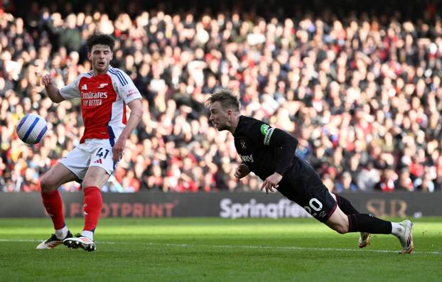 Premier League - Arsenal v West Ham United