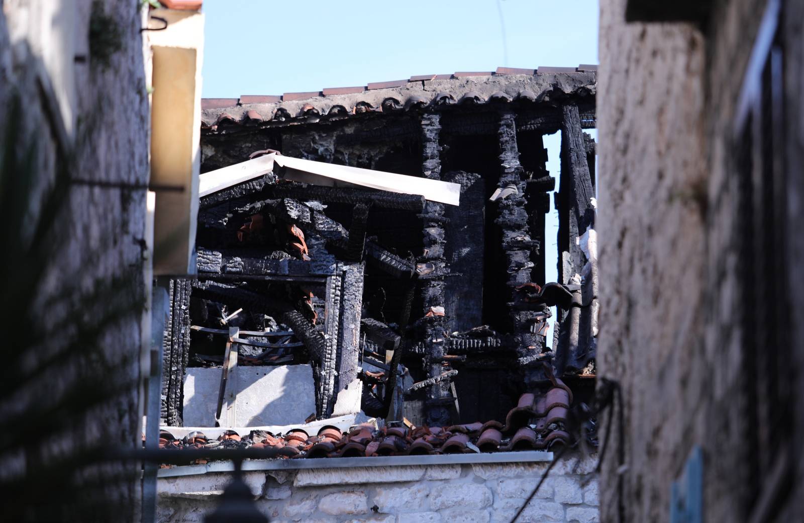 Trogir: Očevid na mjestu požara gdje je jedna osob poginula