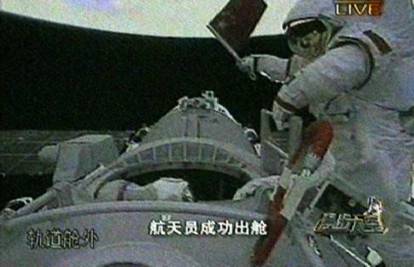  Kineski astronauti prvi put u povijesti šetali svemirom 