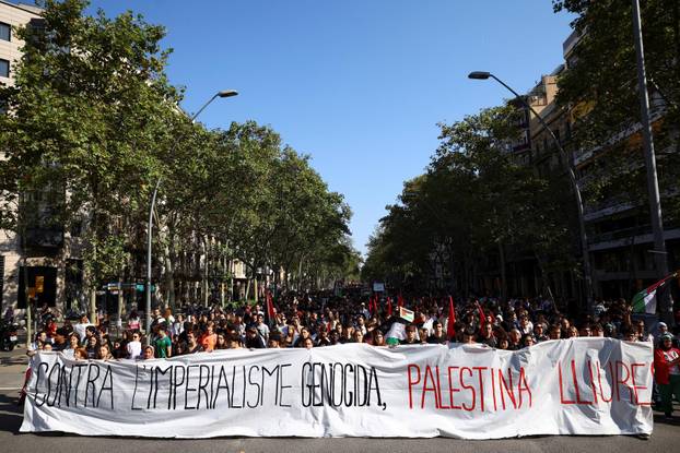 Spanish unions call a general strike in solidarity with Palestinians in Gaza, in Barcelona
