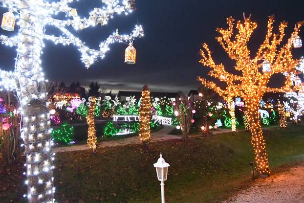 Magično Božićno blagdansko imanje obitelji Salaj zabljesnulo je u punom sajaju