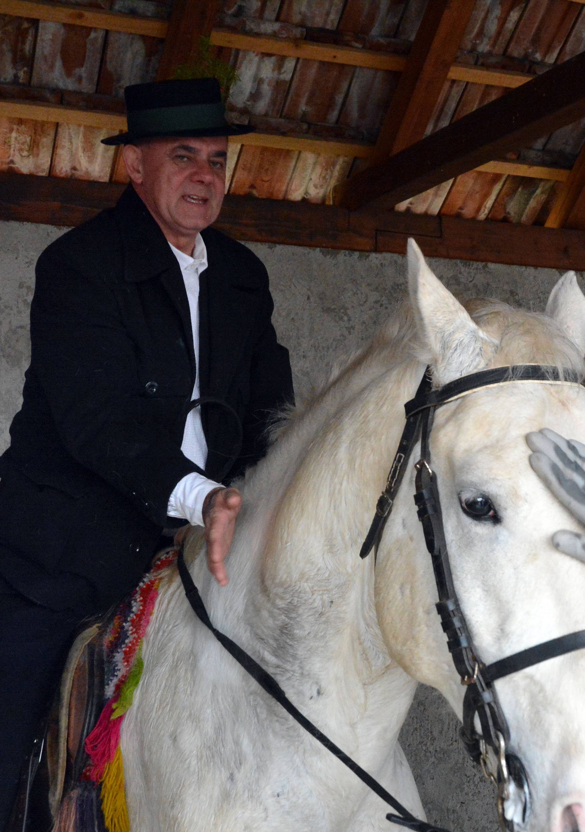 Župan Tomašević je na selu: 'Otišao je u roditeljsku kuću'