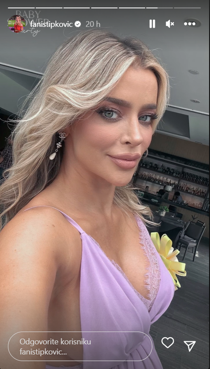 Mirisne svijeće, medvjedići i dekoltirana haljina: Stipković organizirala zabavu darivanja