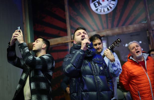 Suze i pjesma u Sarajevu u čast Halidu Bešliću 