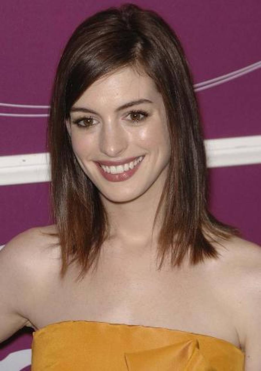 Kako je moguće da s 43 izgleda mlađe nego s 20? Stručnjak analizirao lice Anne Hathaway