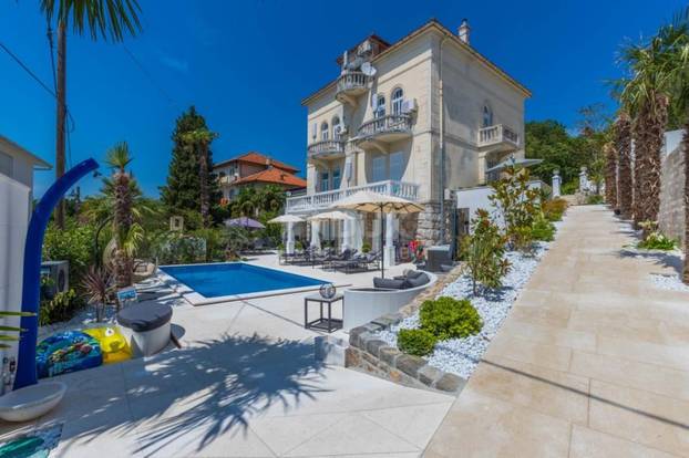 FOTO Spremno za biznis: Vila u Crikvenici ima 5 apartmana, ali, vrijedi li baš toliko milijuna?