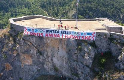 U čast zlatne Jelić: U Kninu osvanuo ogromni transparent!