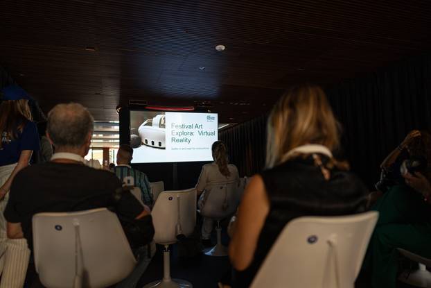 Art Explora brod u Rijeci privukao već 8000 posjetitelja