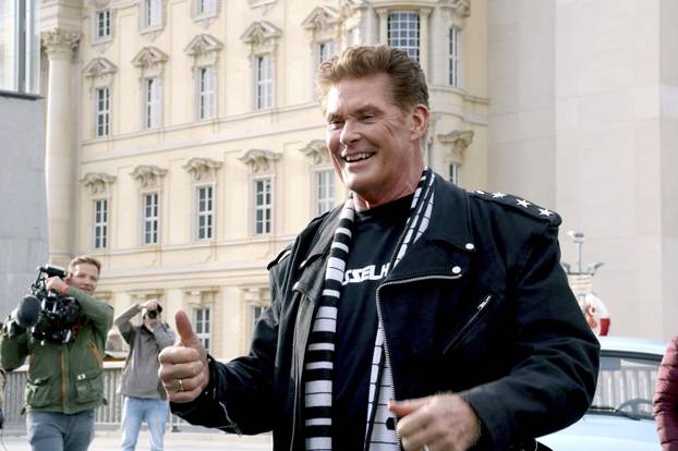 David Hasselhoff honks with Trabi drivers 'Looking for Freedom' in Berlin