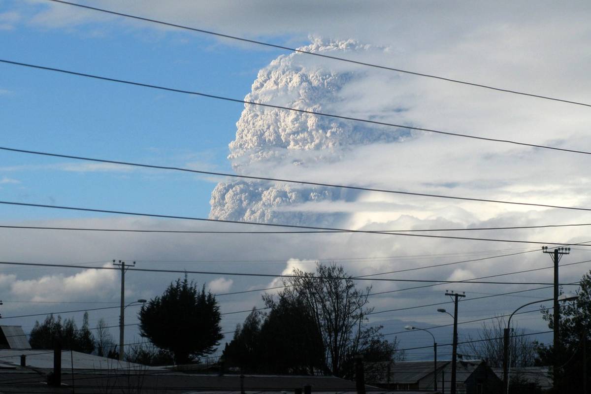 Eruptirao vulkan u Čileu, vlasti evakuirale oko 3500 građana