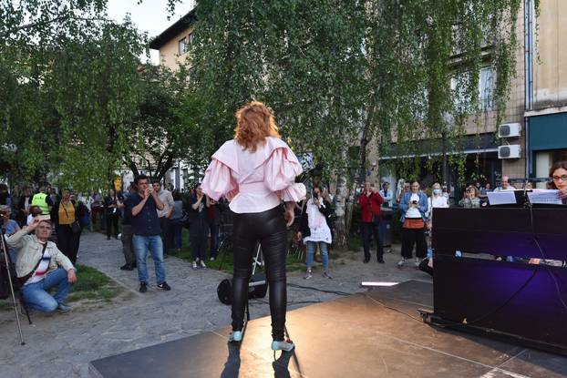 Zagreb: HNK u vašem kvartu - za građane koncert na otvorenom izvele operne pjevačice