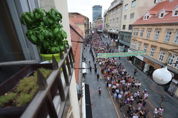 Zagreb: 25. Povorka ponosa LGBTIQ zajednice "Korak po korak, iskorak!"