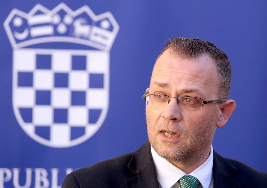 Hasanbegović ostaje ministar kulture: 'Savjest mi je čista...'