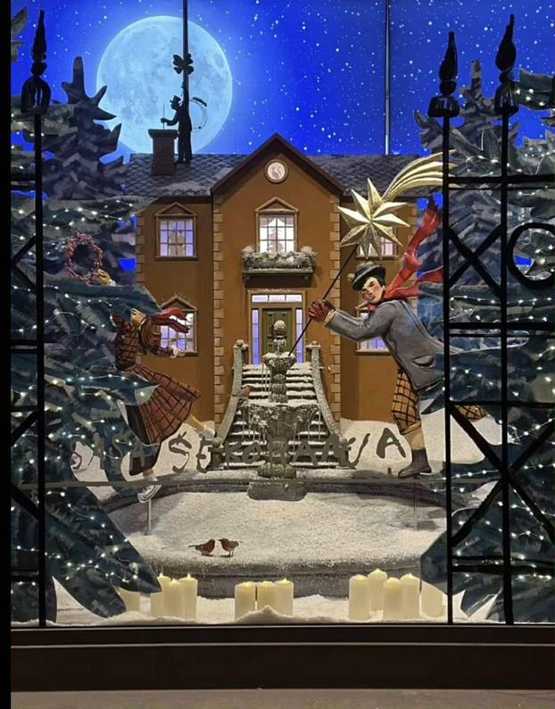 FOTO Šekoranjina blagdanska čarolija: Tihi dekor u izlozima i hotelima je pravi spektakl