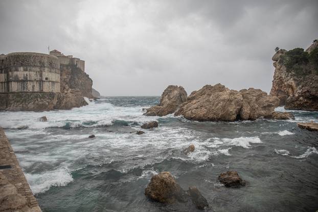 Jugo i kiša u Dubrovniku