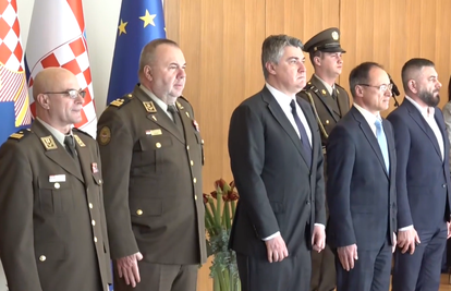 Predsjednik Milanović uručio časničke činove na Pantovčaku