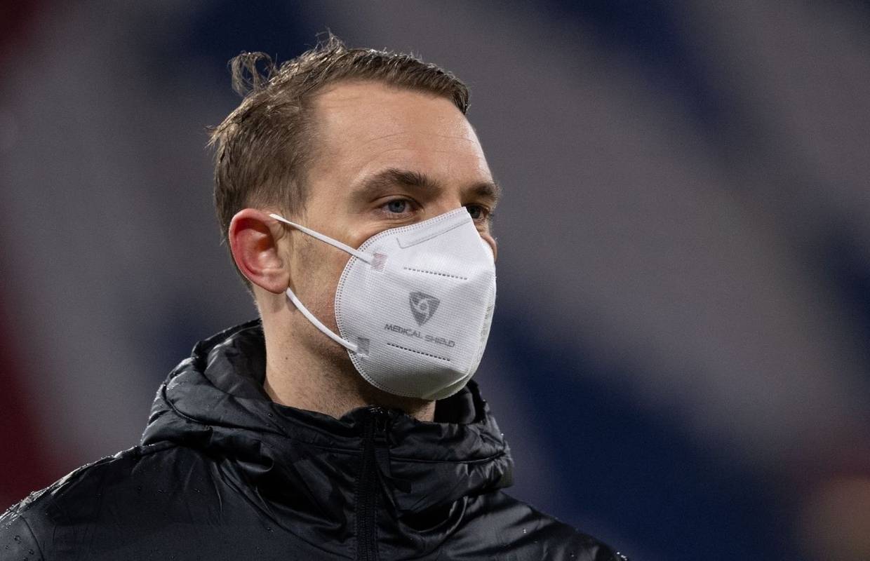 Milijuni mu nisu dovoljni: Neuer se bacio u biznis s maskicama