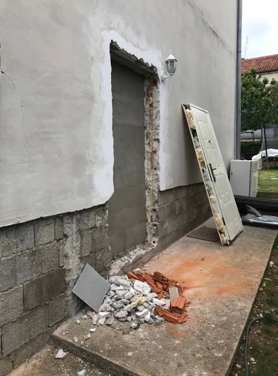 Drama: Muškarca su zazidali u kuću, a žena i sin ostali na ulici