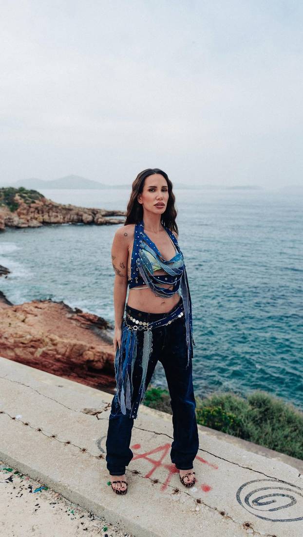 FOTO Kći Vesne Zmijanac danas je neprepoznatljiva: 'Bila sam ravna kao daska, sad se kajem'