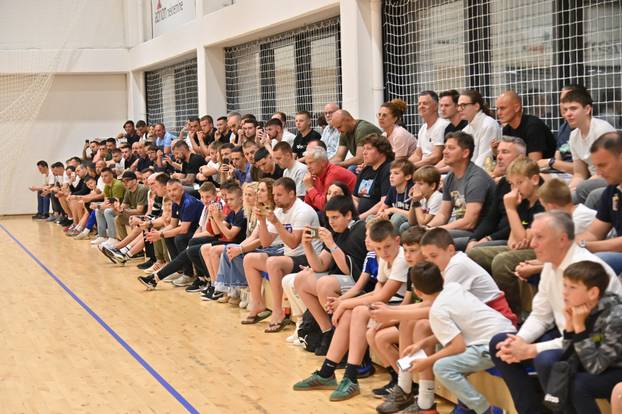 Makarska: Donatorska utakmica veterana Hajduk - Dinamo za Mladena Bartolovića