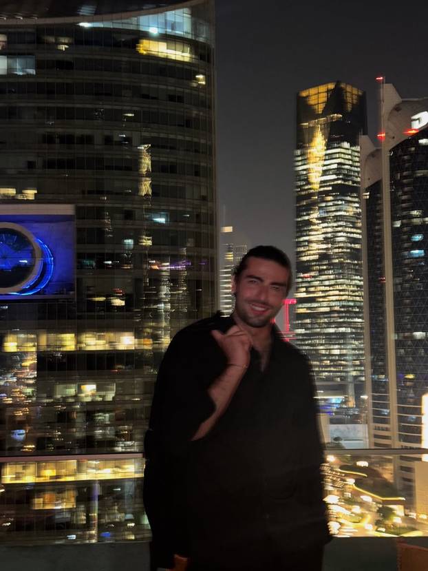 FOTO Neukrotiva 'leopard' Maja i dalje sa Šimom osvaja Dubai: Pogledajte glamurozni izlazak...