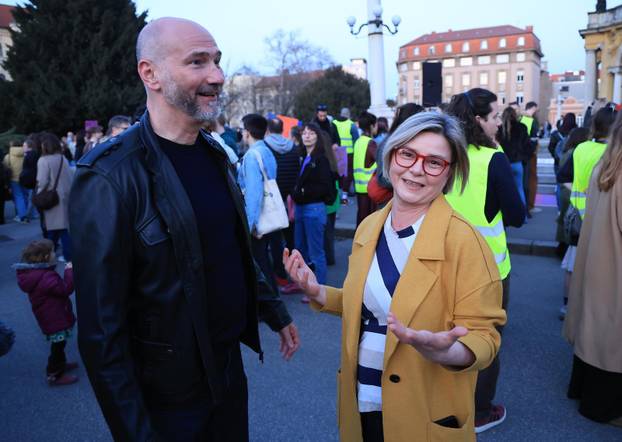 Zagreb: Održan jubilarni 10. Noćni marš za prava žena "Žene – kičma otpora"