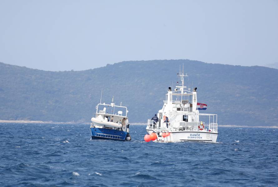 Traže nestale: Gumenjak nije imao svjetla, bili su na Šipanu