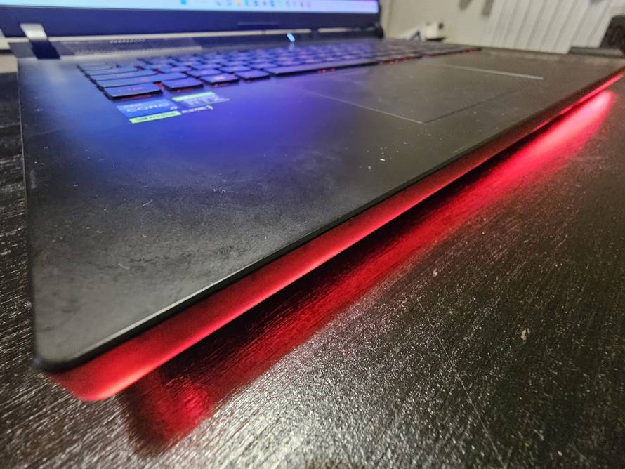 Igranje u superteškoj kategoriji: Isprobali smo Asus Strix Scar 18