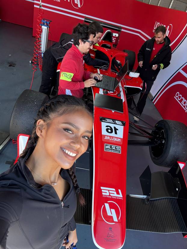 FOTO Bila je prva vozačica u McLarenu, a sada nastavlja rušiti predrasude u svijetu F1