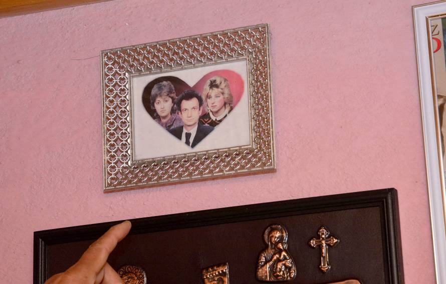 Ziher je ziher! Još dok su živi napravili su sami sebi karmine